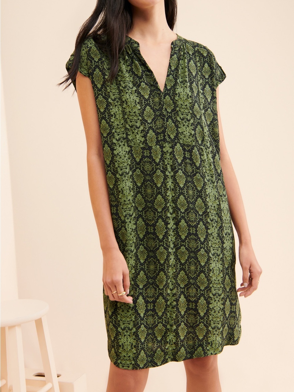 Anthropologie Rachel Tunic Dress - Green Snake-Print Cap‎ Sleeve Shift Dress